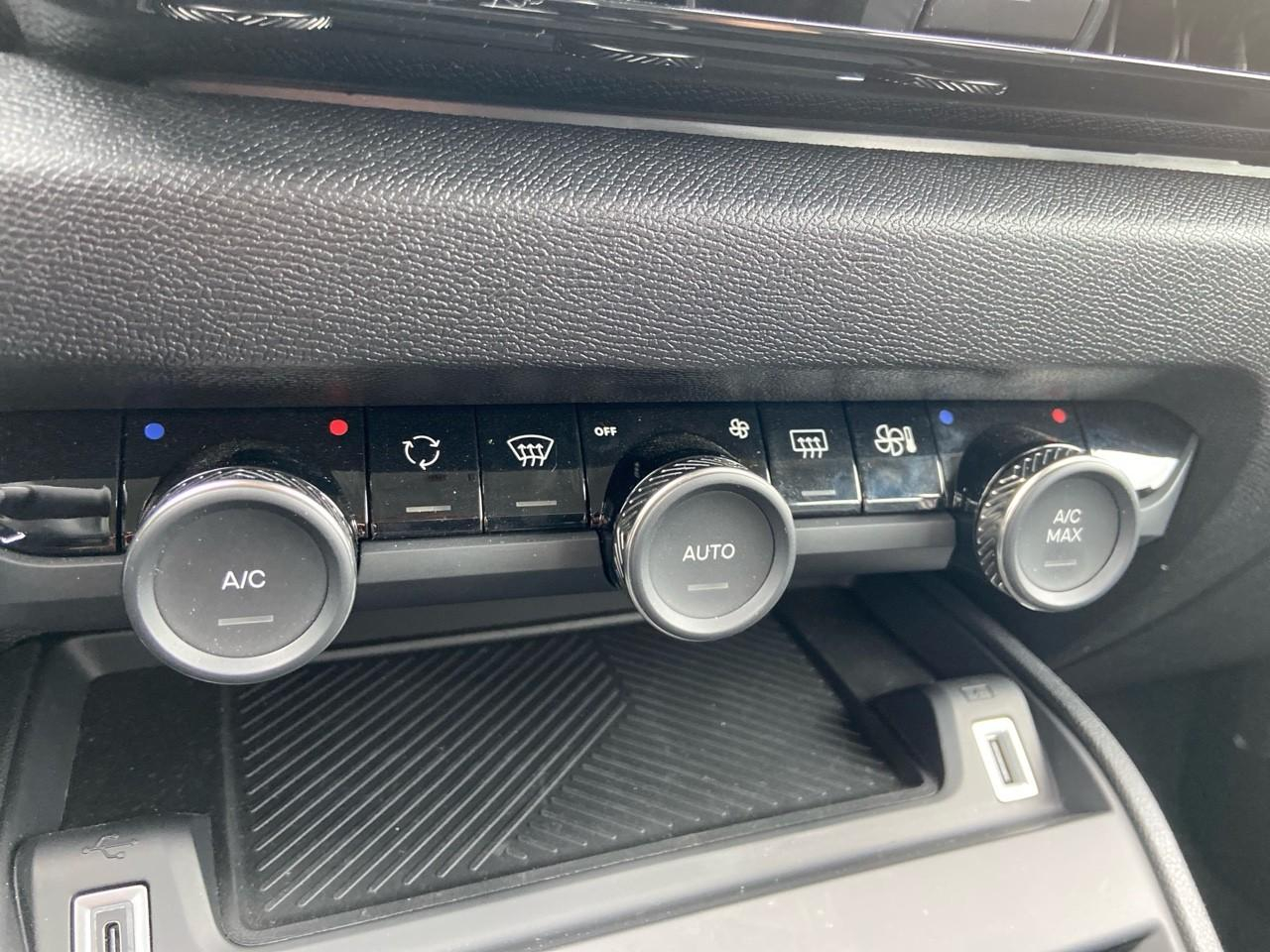 Citroën C4 hybride 136 e-dcs6 plus — photo 20