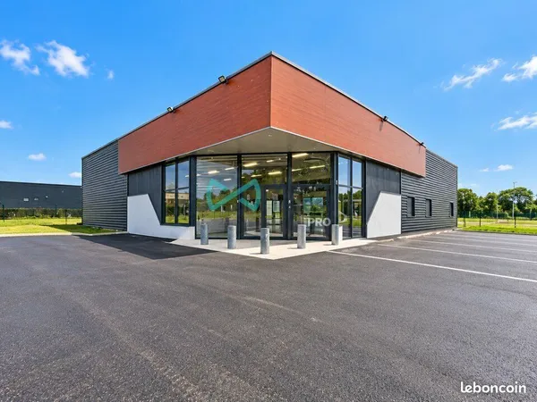 Local d'activité 616 m²