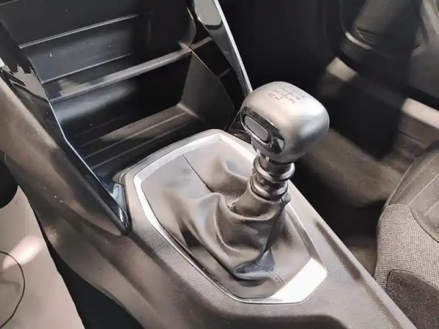 Peugeot 2008 bluehdi 100 s&amp;s bvm6 active — photo 24