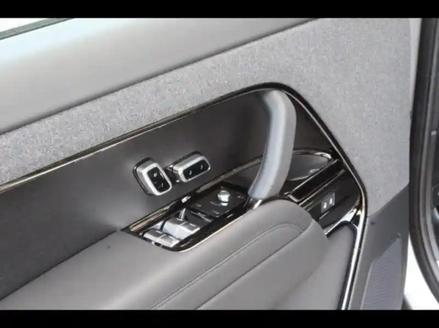 Land Rover Range Rover sport 3.0 p460e 460ch phev dynamic se — photo 9