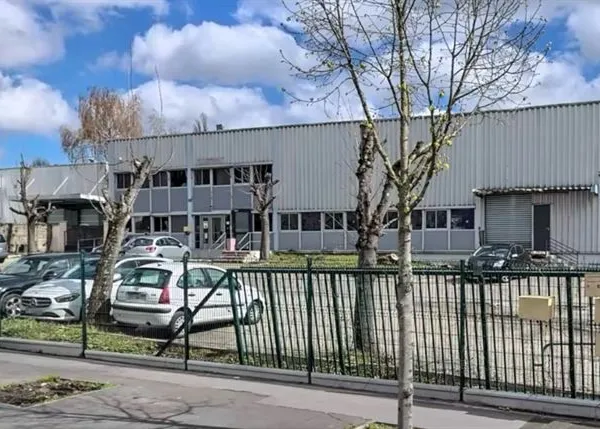 Entrepôt 3244 m² SARCELLES