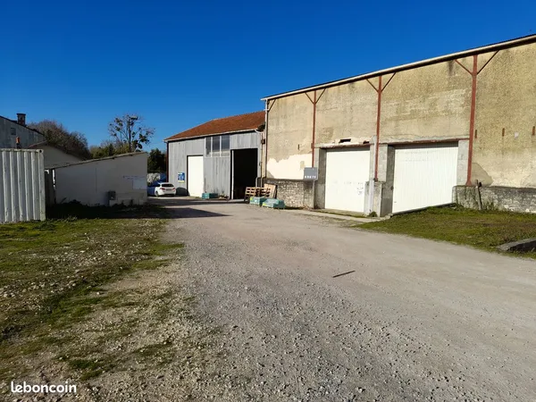 286 m² / 85 500 euros / Stockage / Activité / Site gardienné