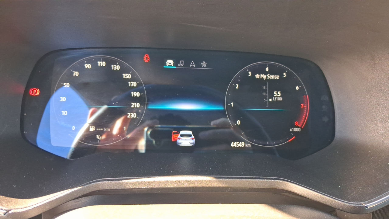 Renault Clio TCe 140 — photo 10
