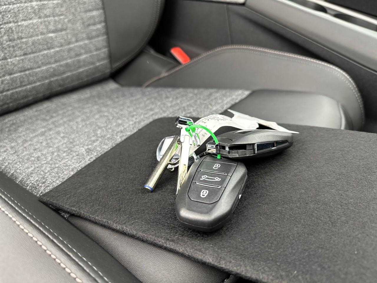 Peugeot 3008 hybrid 145 e-dcs6 allure — photo 35