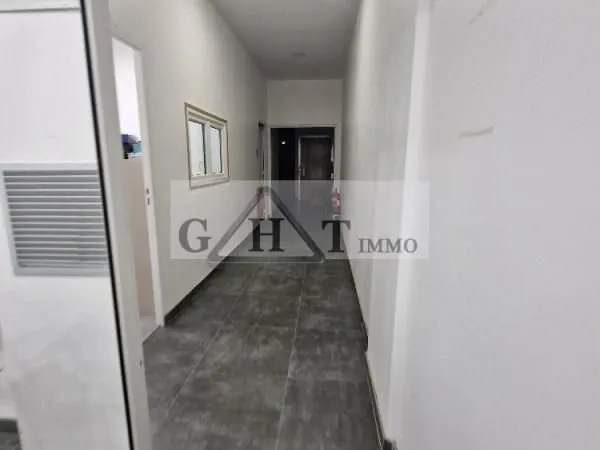 Local bureaux 272 m²