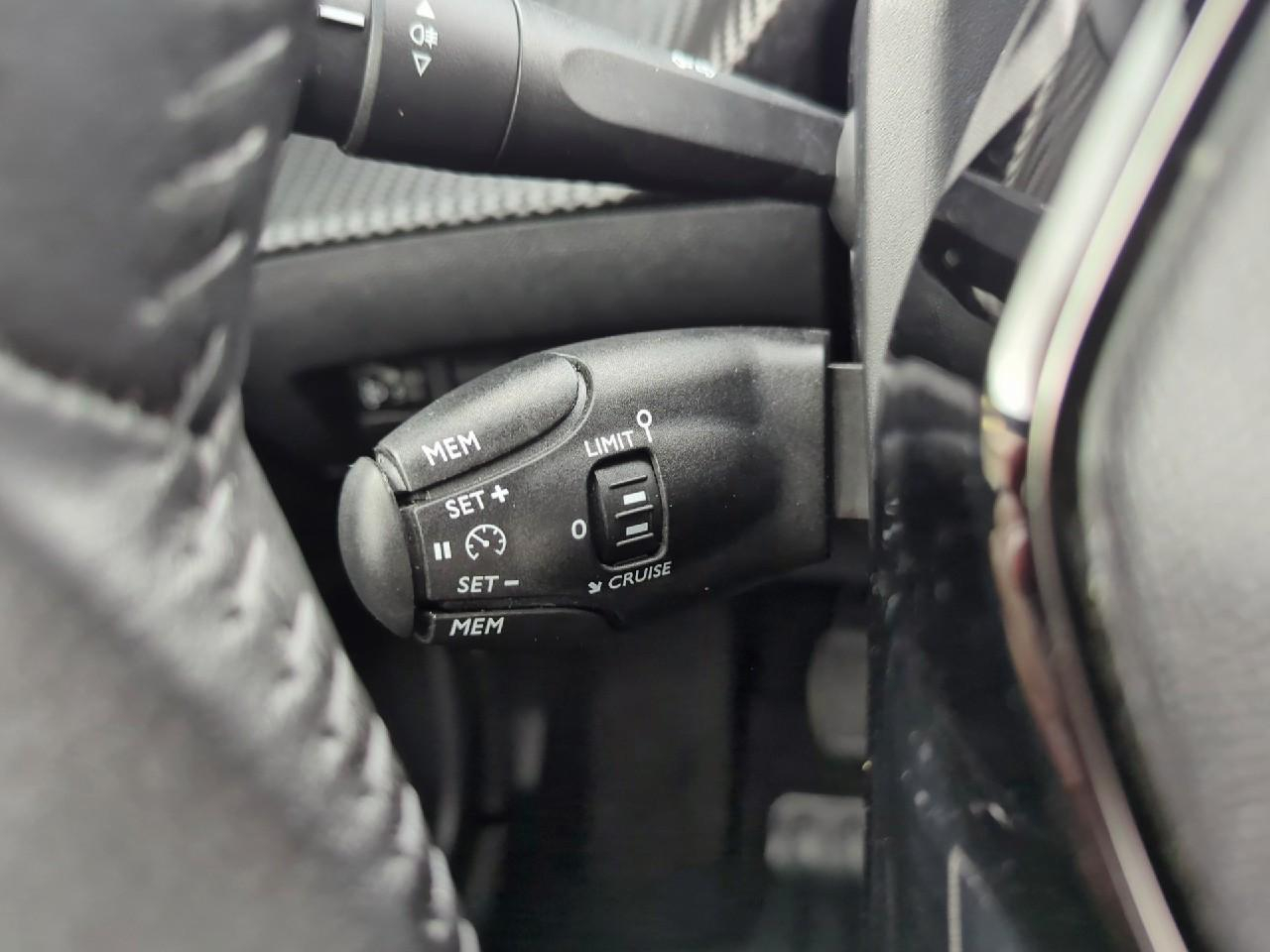 Peugeot 2008 puretech 100 s&s bvm6 allure — photo 20