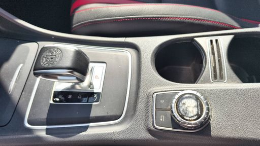 Mercedes Classe A 45 AMG 360 4Matic 7G-Tronic - AMG – 2015 – 83594 km – Essence – Boîte Automatique — photo 7