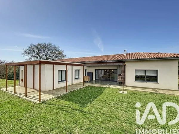 Maison de plain-pied 7 pièces 190 m²
