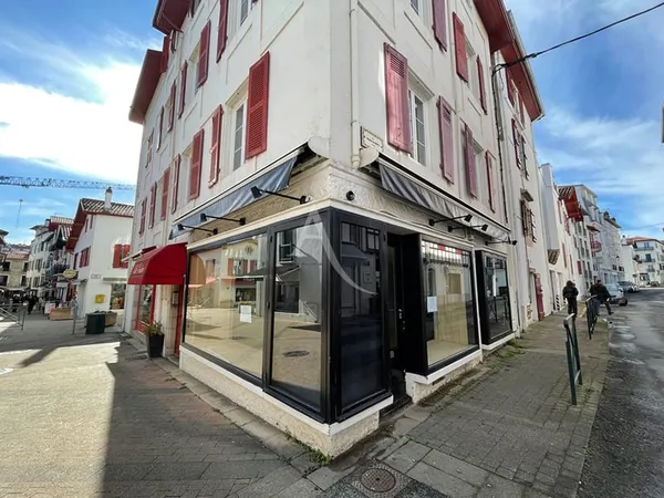 Immeuble commercial 1 pièce 23 m²