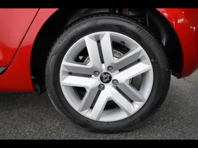 Renault Clio 1.5 blue dci 100ch evolution - 24 — photo 11