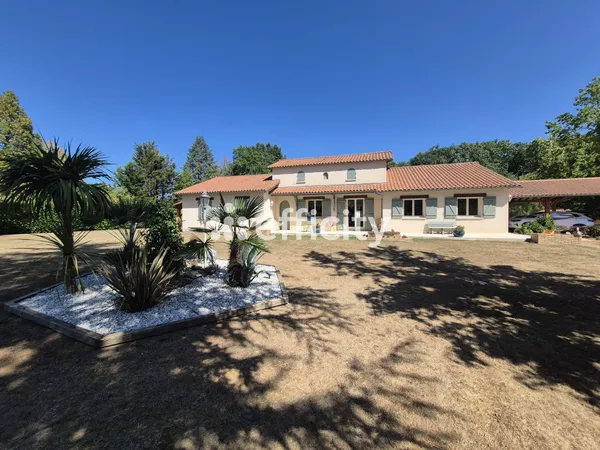 Maison 8 pièces 205 m²