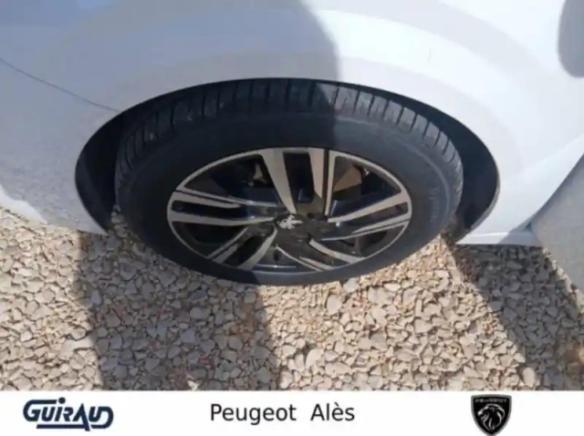 Peugeot 208 puretech 100 s&amp;s bvm6 — photo 8