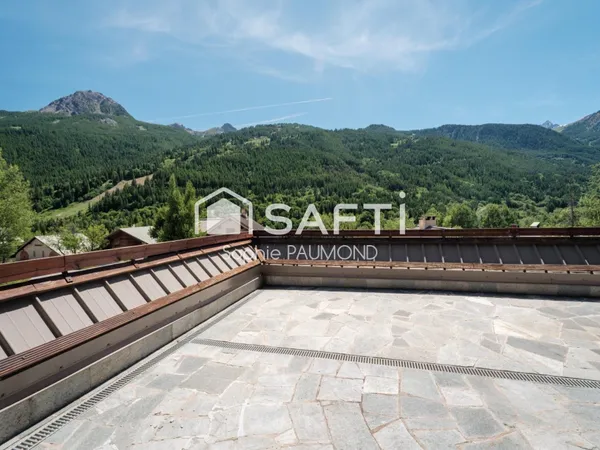 T6 de 140 m2 avec terrasse de 70 m2 et garage