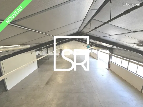 ENTREPOT - LOGISTIQUE 1010 m² PUY GUILLAUME