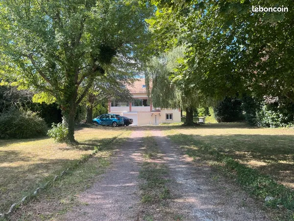 Maison 6 pièces 220 m² - terrain clos 2300 m² - DPE D - calme - Fontaine-la-Gaillarde / Sens