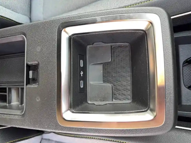 Renault Megane e-tech ev60 220 ch optimum charge — photo 23