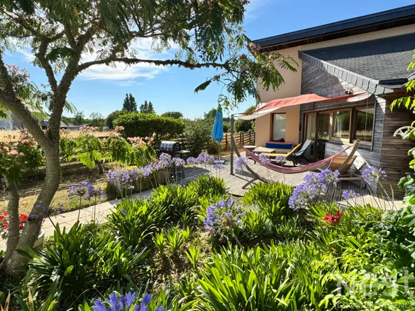 Maison d'architecte à 1.2 km des plages