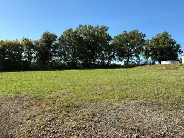 Terrain 1055 m²
