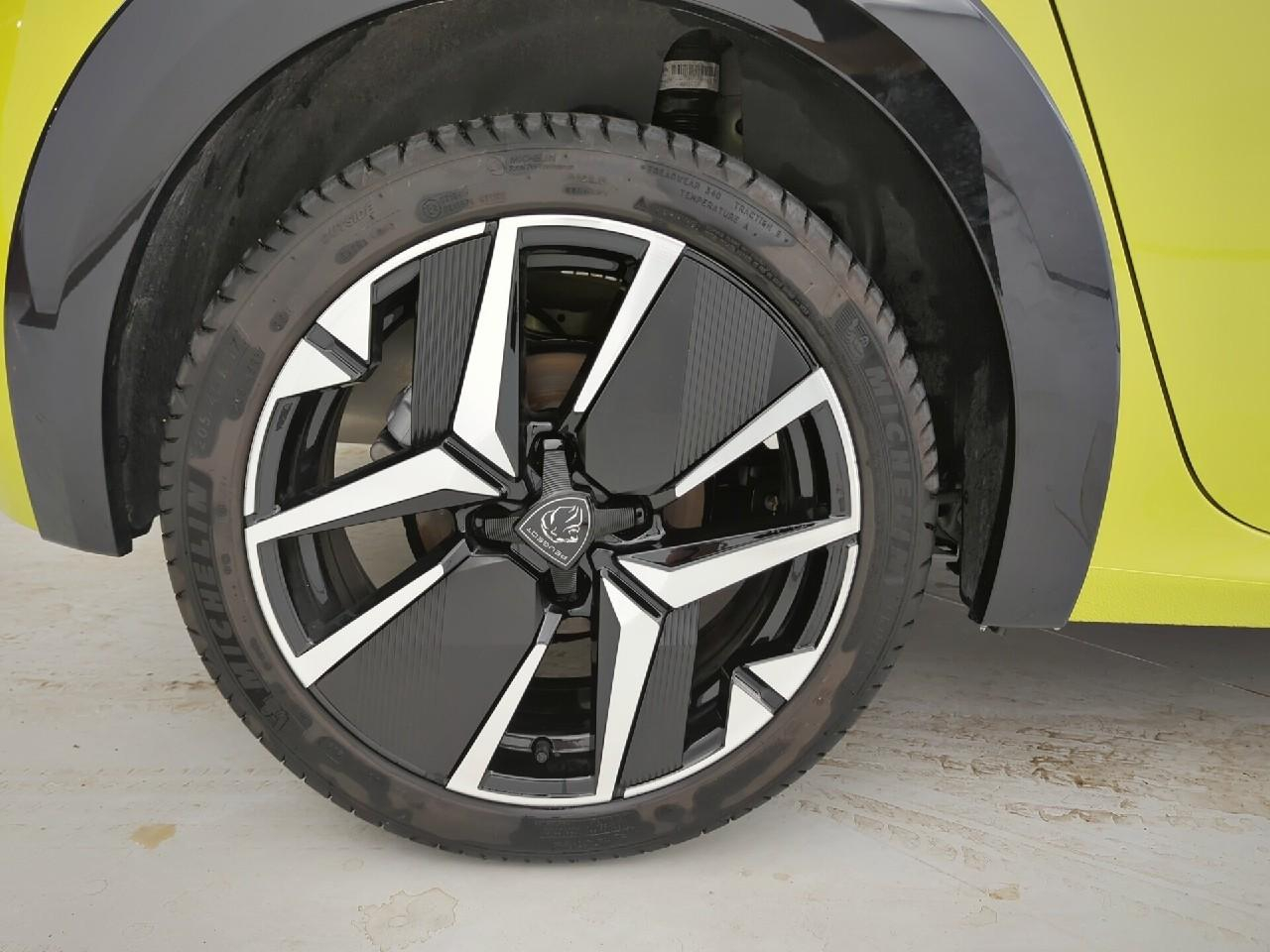 Peugeot 208 puretech 100 s&s bvm6 gt — photo 31