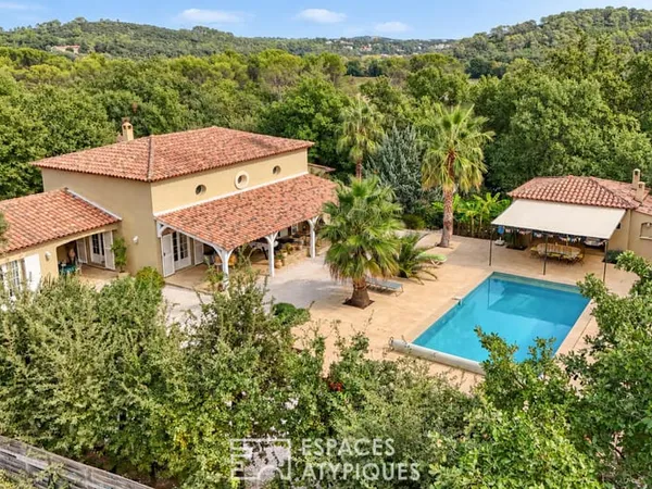 Villa de standing, piscine, pool house, jardin