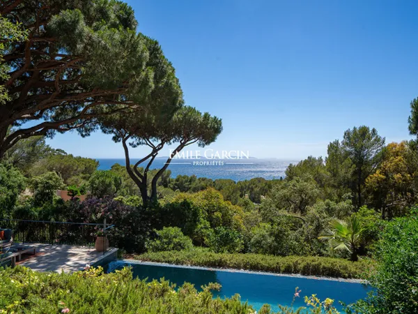Propriété à la location - La Croix-Valmer - Vue mer