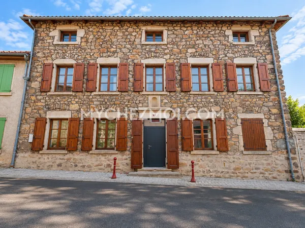 Vends maison de maître - 300 m² - 7 pièces, 5 chambres - Rosières 43800
