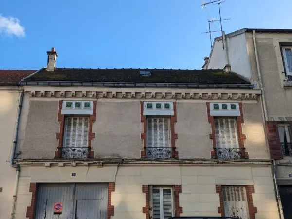 EXCLUSIVITÉ - Ensemble immobilier avec énorme potentiel à 500m du Métro Ligne 11