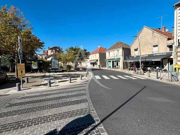 Local commercial 83 m² TORCY