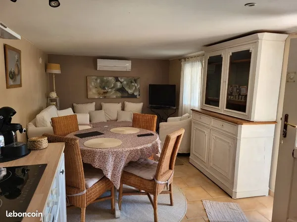 Appartement dans Villa