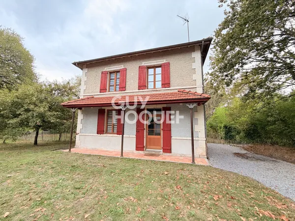 Maison à vendre de 4 pièces de 102 m² avec 2751 m2 de terrain à Solférino