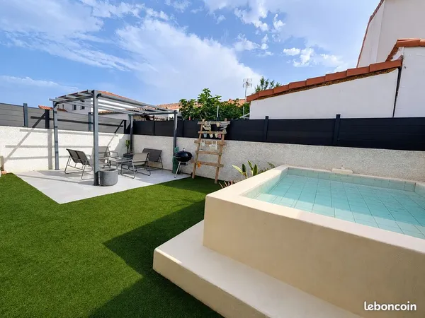 Pia : Maison 2 faces avec piscine