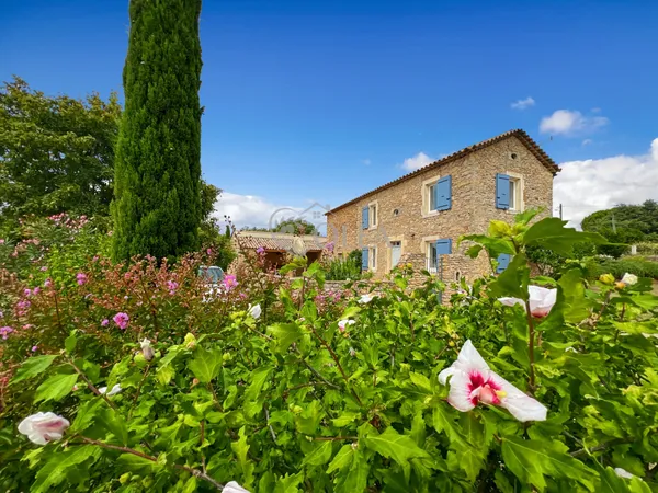 Mas au charme authentique, plus de 1hectare, 148m²