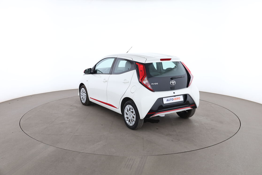 Toyota Aygo 1.0 VVT-i X-Play — photo 3