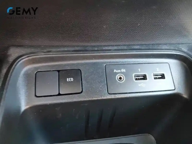 Renault Twingo iii e-tech — photo 20
