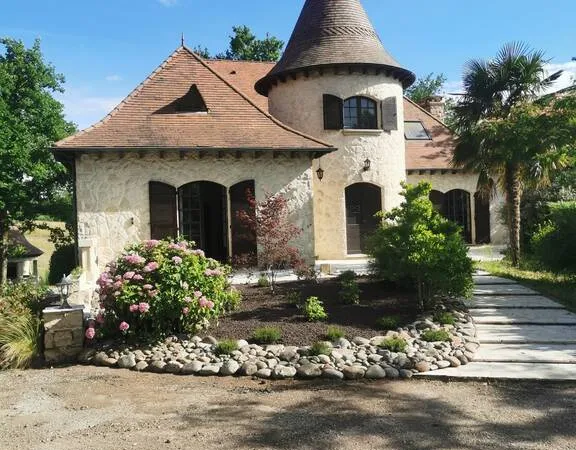 Maison 6 pièces 255 m²