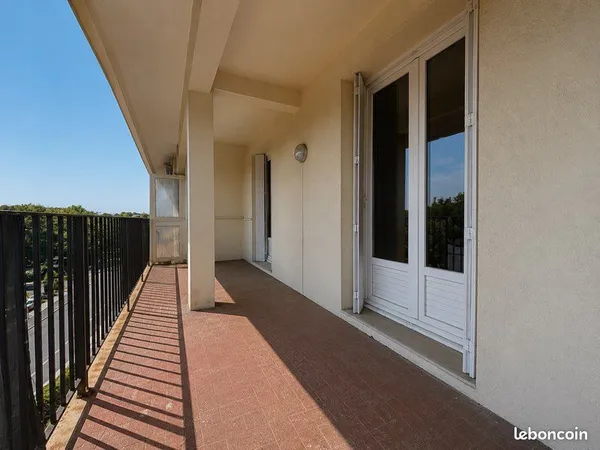 Appartement T4/T5 avec cave et garage
