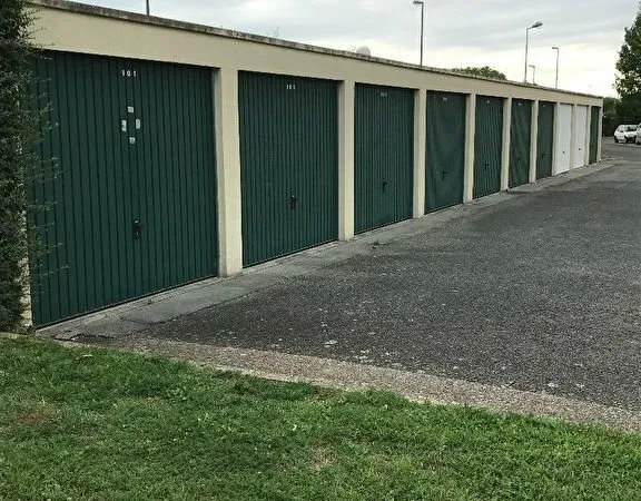 GARAGE SAINT MARCEL - 1 PIECE - 13 M2