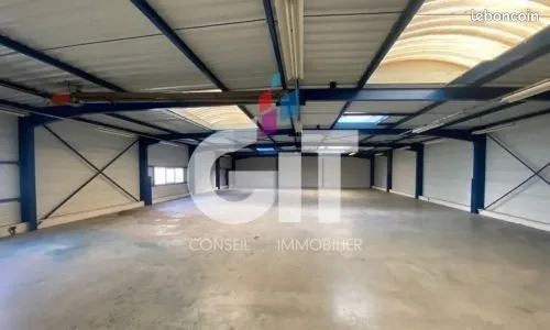 Local industriel 635 m²