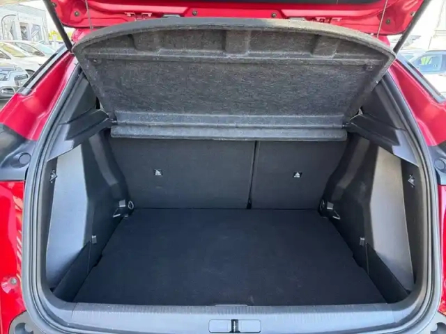 Peugeot 2008 hybrid 136 e-dcs6 — photo 31