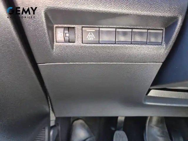 Peugeot 208 puretech 75 s&amp;s bvm5 — photo 13