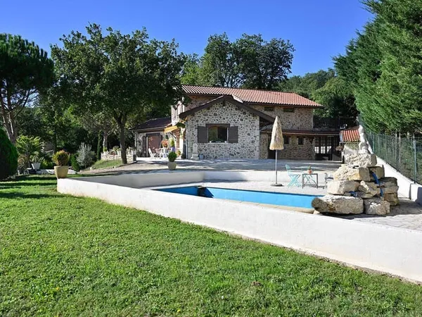 Maison 6 pièces 200 m²