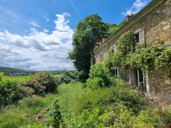 Maison 12 pièces 370 m²