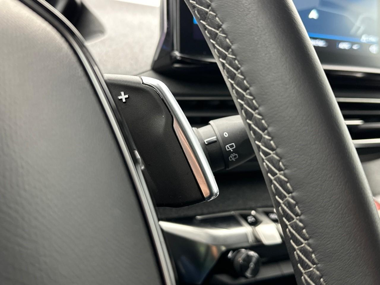 Peugeot 3008 puretech 130ch s&s eat8 allure pack — photo 21
