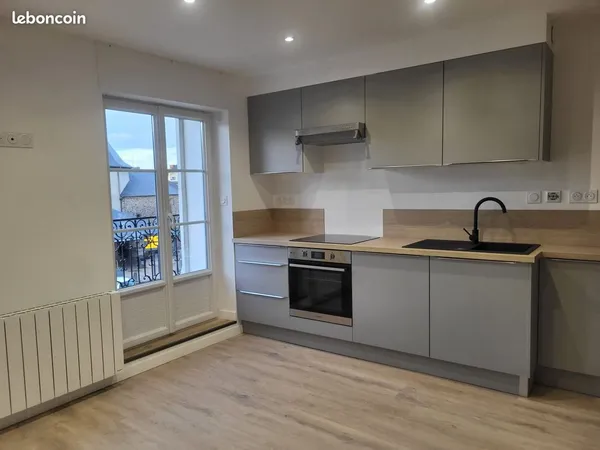 T3 duplex de charme - plein coeur de Retiers - entièrement rénové
