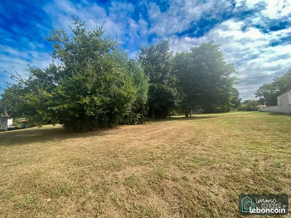 Terrain 715 m² LE PELLERIN