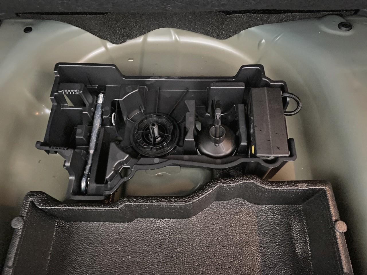 Peugeot 2008 hybrid 145 ch e-dcs6 allure — photo 16