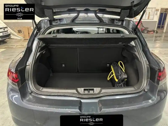 Renault Megane mégane iv berline tce 140 edc fap - 21n — photo 6