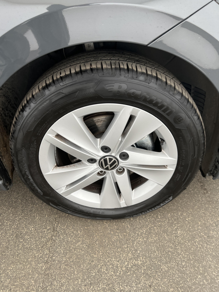 Volkswagen Golf 8 — photo 38