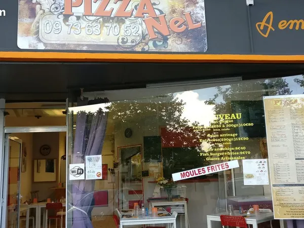 Vds murs commercial ou louer local commerce a Centre Bournezeau 85480