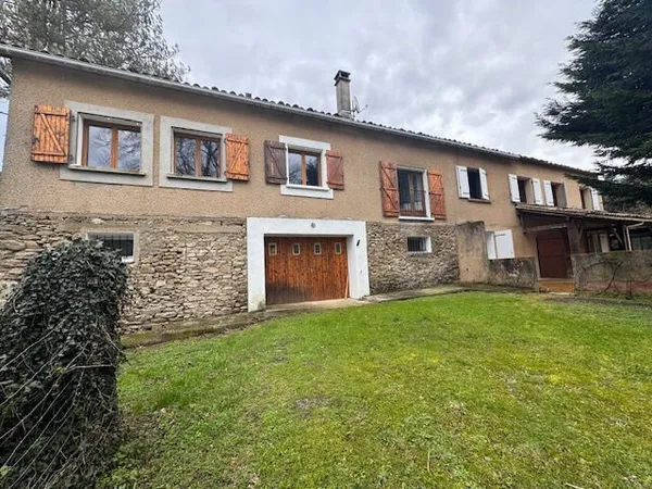 Beau corps de ferme comprenant 3 logements en pleine nature